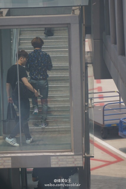 BIGBANG Departure Chengdu to Shanghai to Seoul 2015-08-15 (6).jpg