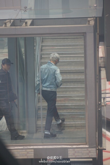 BIGBANG Departure Chengdu to Shanghai to Seoul 2015-08-15 (9).jpg