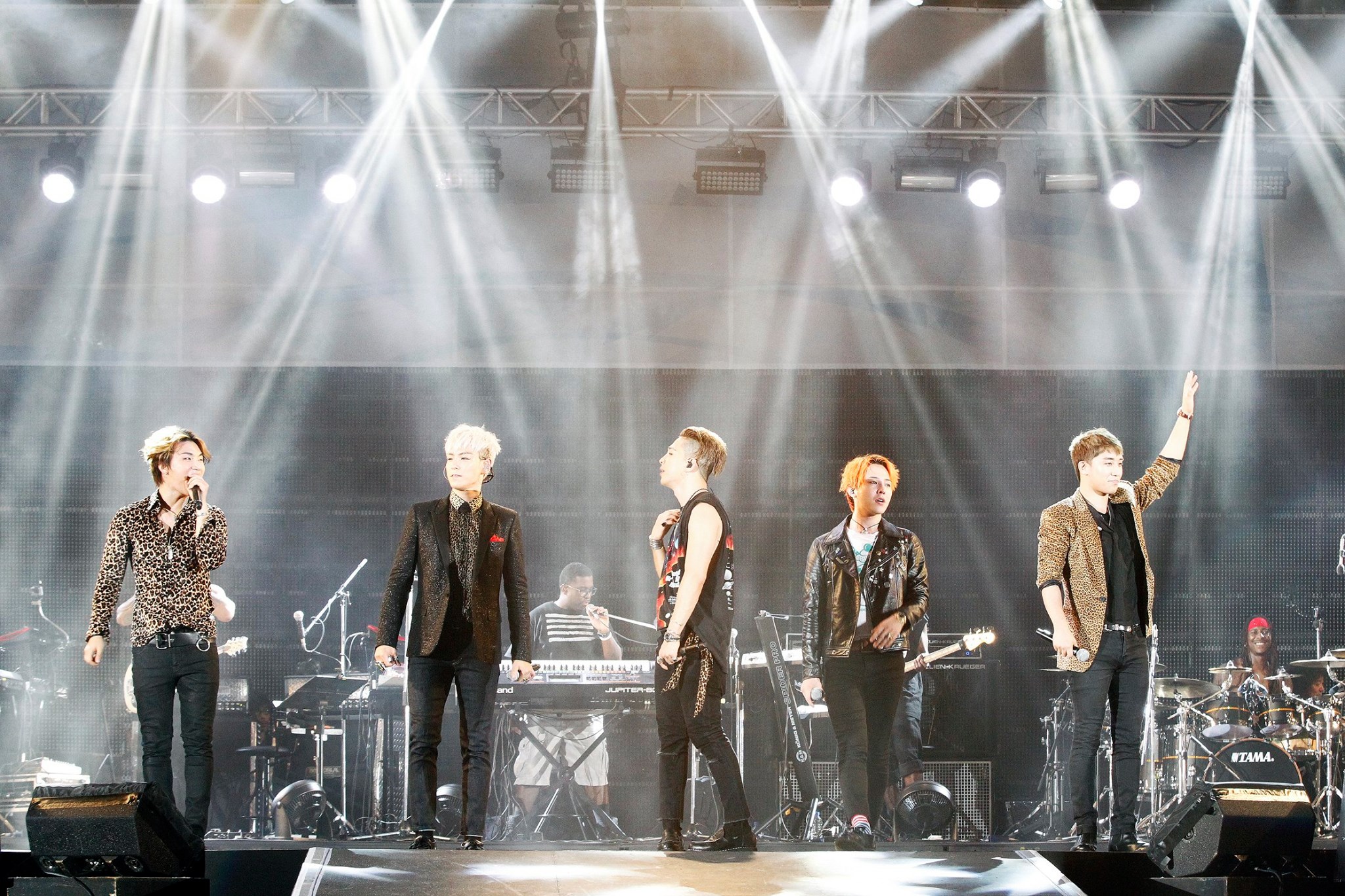AVEX BIGBANG ANATION 2015-08-22.jpg
