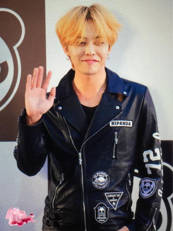 G-Dragon HIPANDA Press Con Shanghai 2015-08-31 (8).jpg