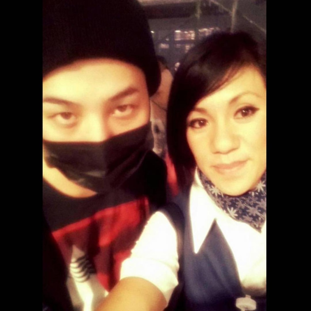 BIGBANG arrival Mexico 2015-10-07 (13).jpg