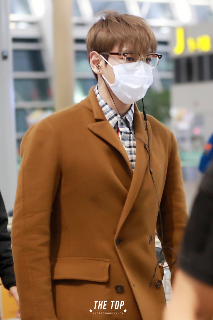TOP Arrival Seoul 2015-11-06 THETOP (1).jpg