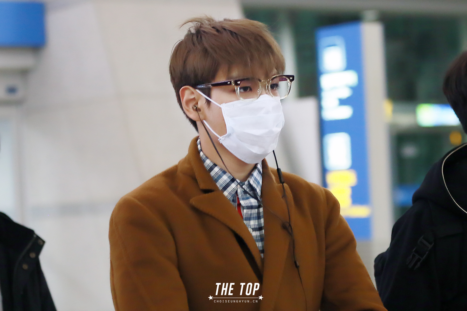TOP Arrival Seoul 2015-11-06 THETOP (2).jpg