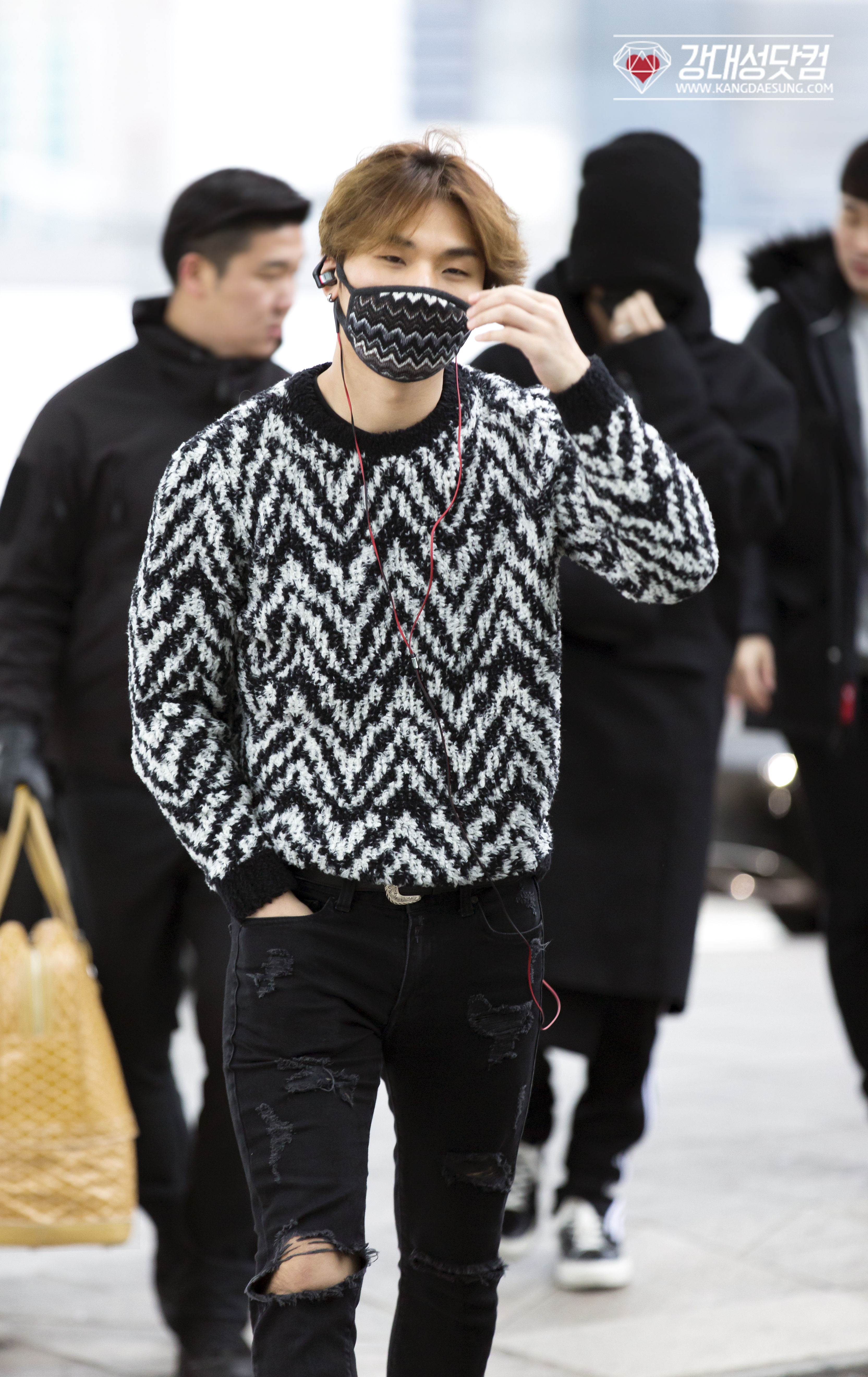 BIGBANG - Incheon Airport - 27nov2015 - kangdot0426 - 09.jpg