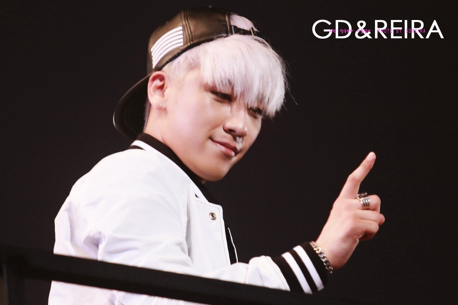 BIGBANG Seoul Day 2 HQs 2015-04-26 Seoul GDREIRA 041.jpg