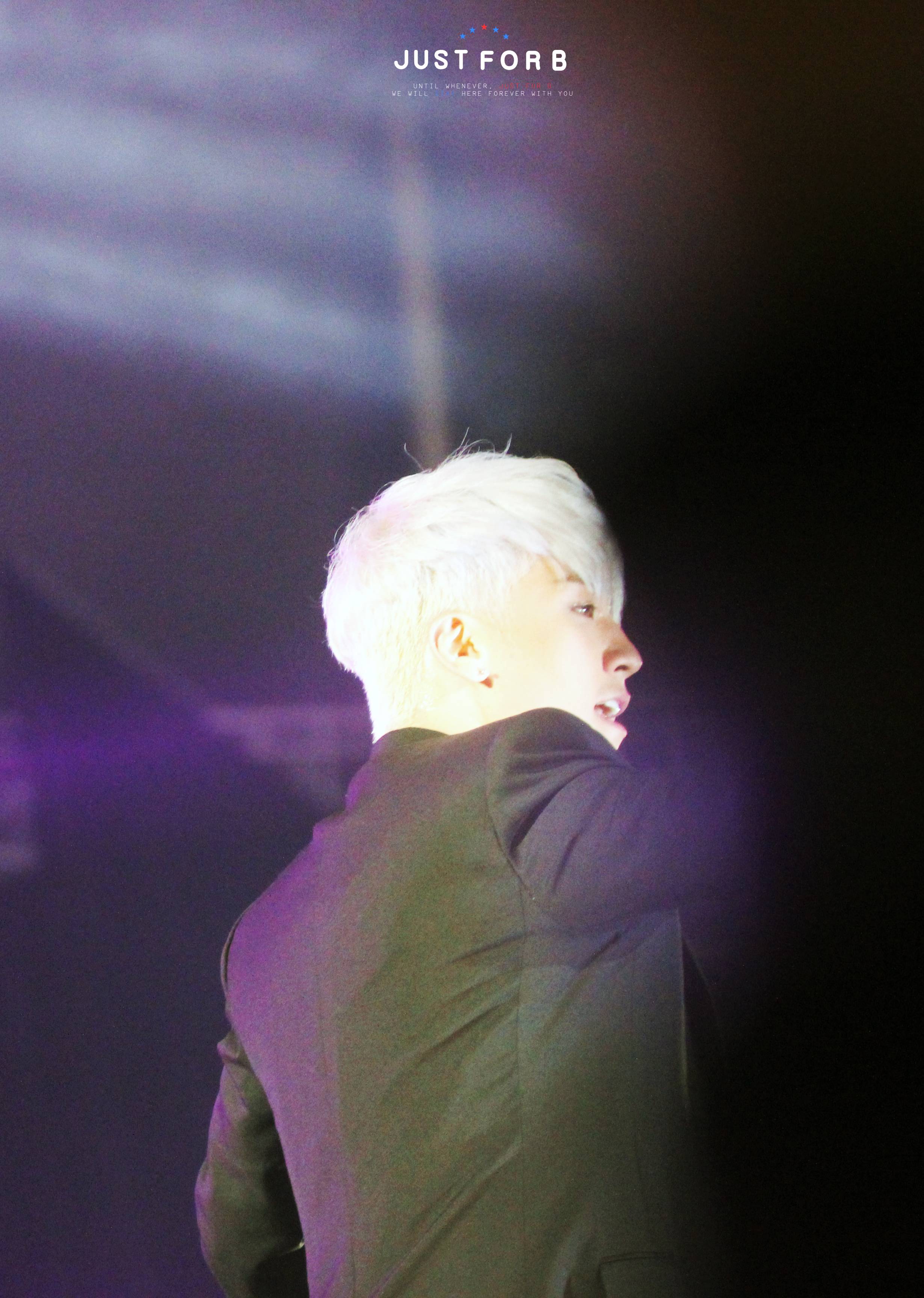 BIGBANG Seoul Day 2 HQs 2015-04-26 Seoul various107.jpg