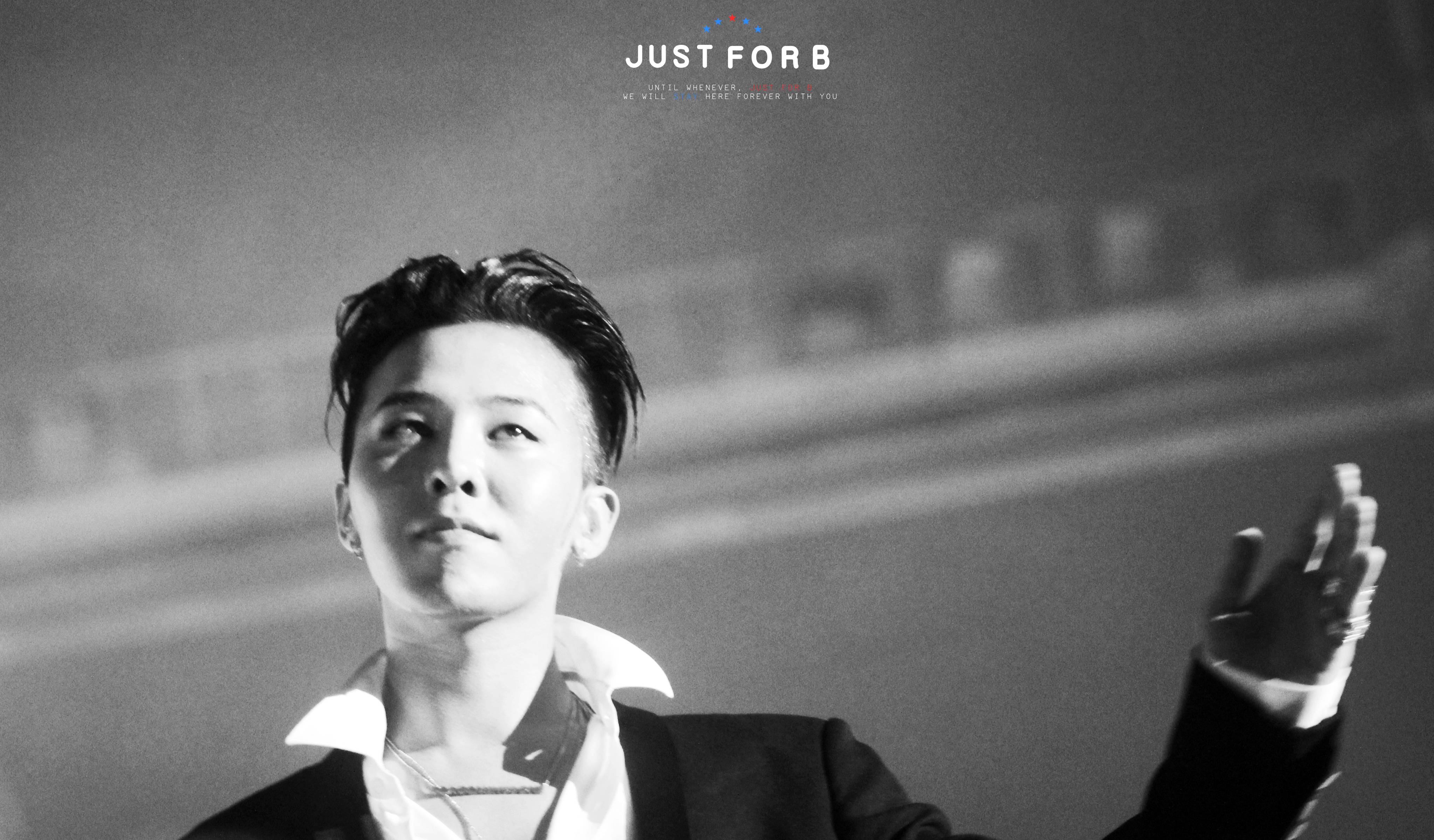 BIGBANG Seoul Day 2 HQs 2015-04-26 Seoul various136.jpg