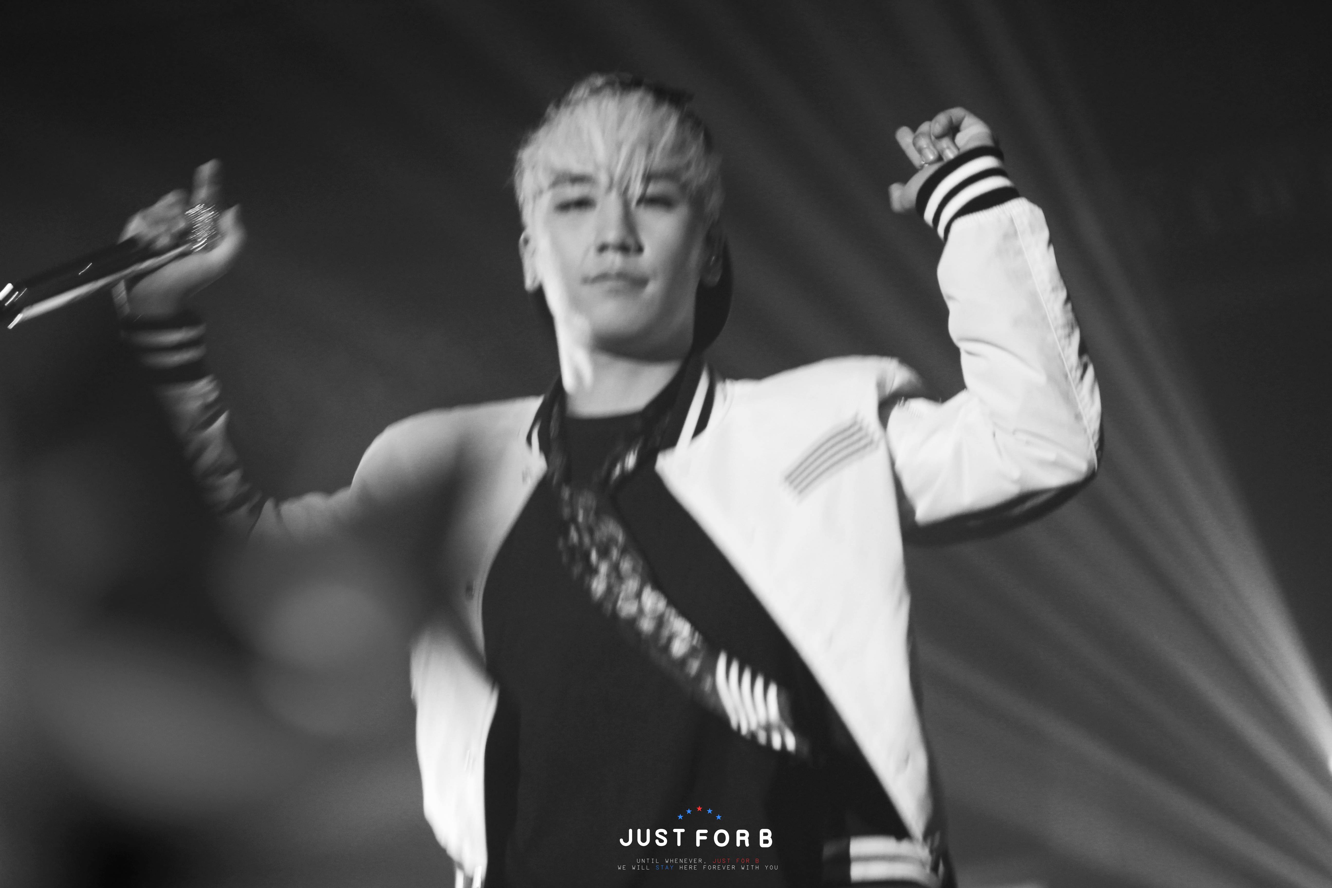 BIGBANG Seoul Day 2 HQs 2015-04-26 Seoul various138.jpg
