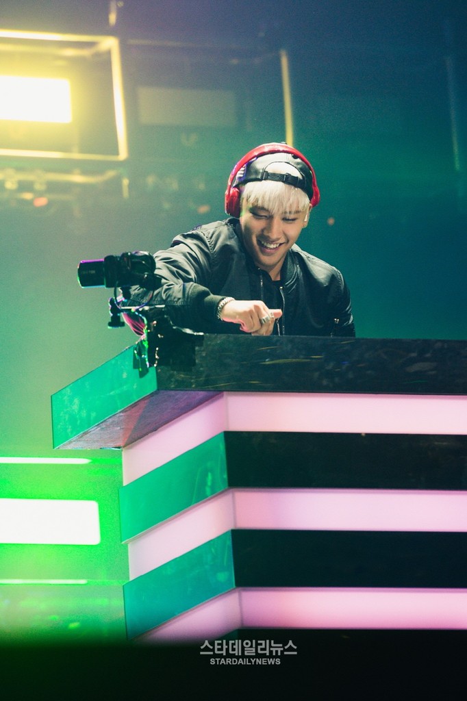 BIGBANG Shanghai Press June 2015 009.jpg