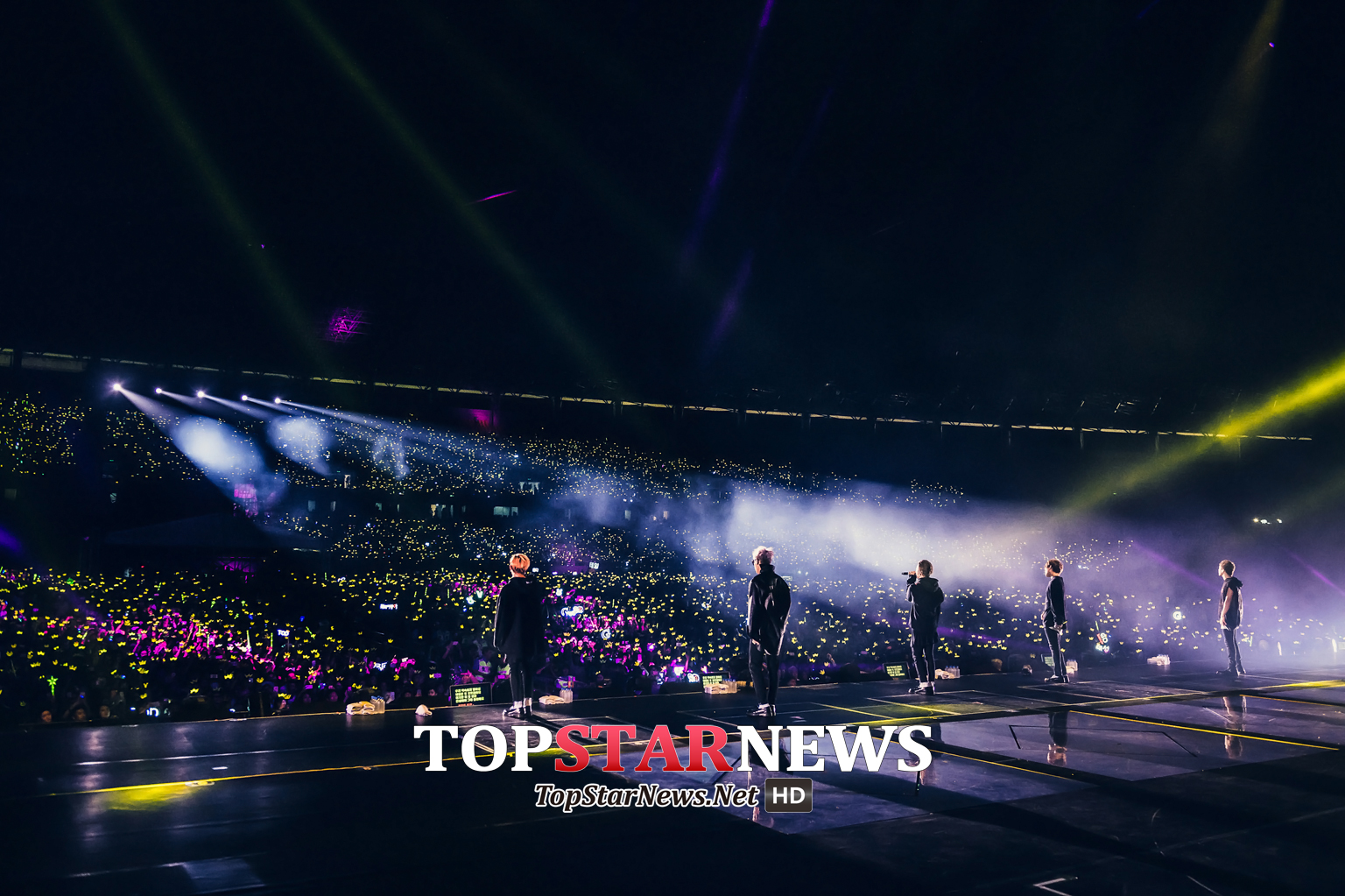 BIGBANG - Made Tour 2015 - Hangzhou - 25aug2015 - TopStarNews - 03.jpg