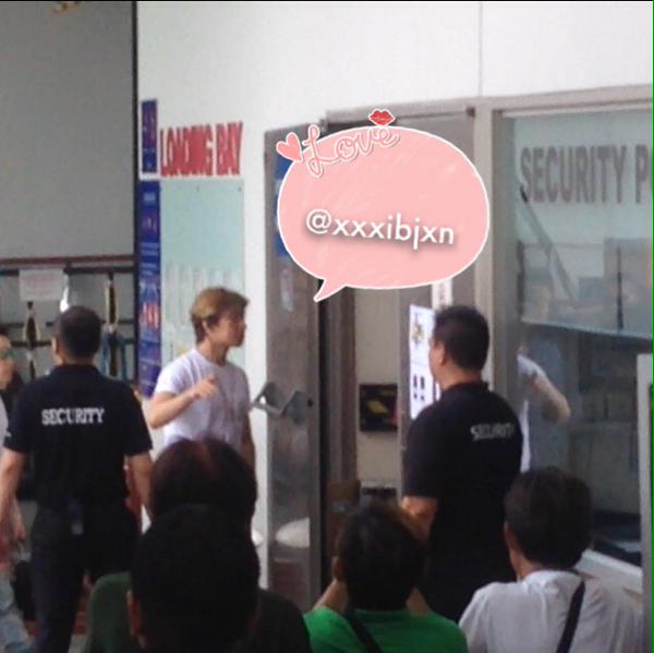 BIGBANG Singapore Day 2 ARRIVAL 2015-07-19 003.jpg