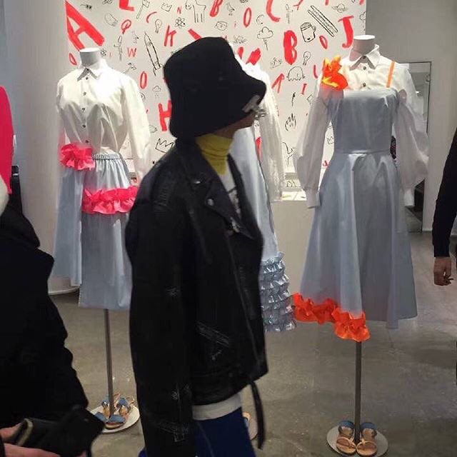 g-dragon-at-collettes-paris-2016-12-06-1
