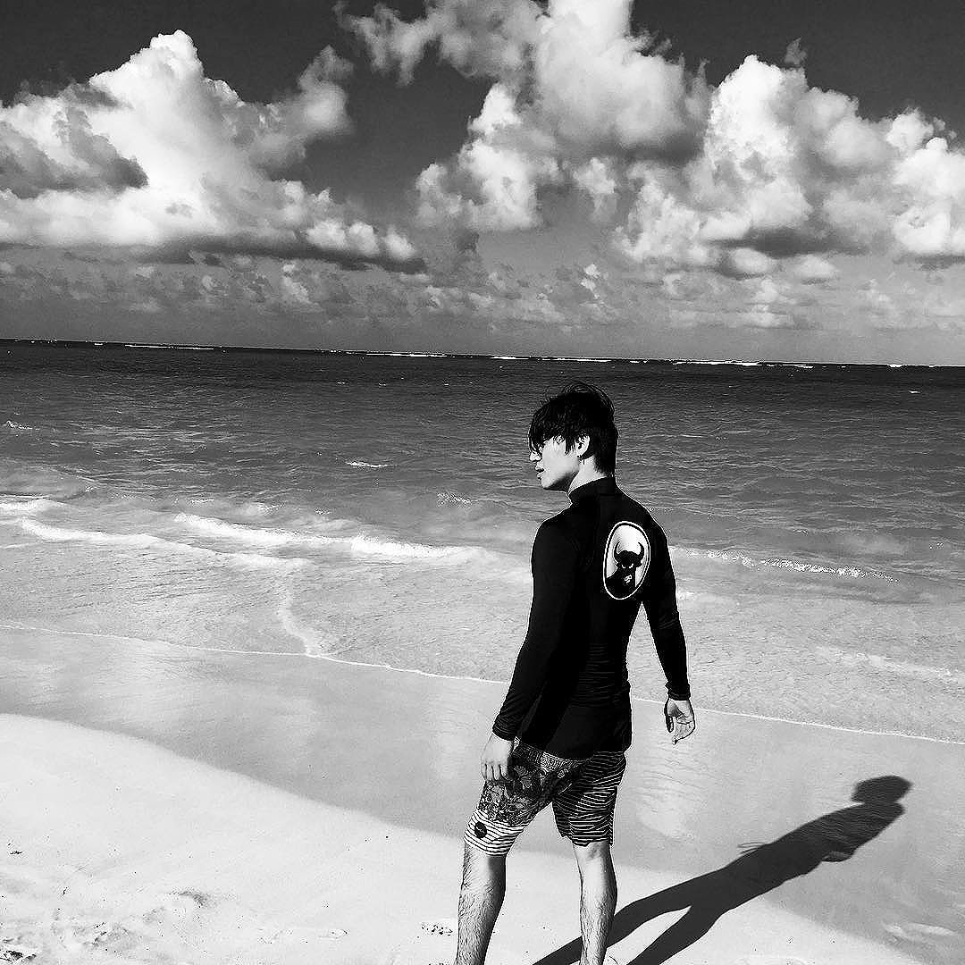G-Dragon Instagram Oct 24, 2016 12:57pm やばい강🌬