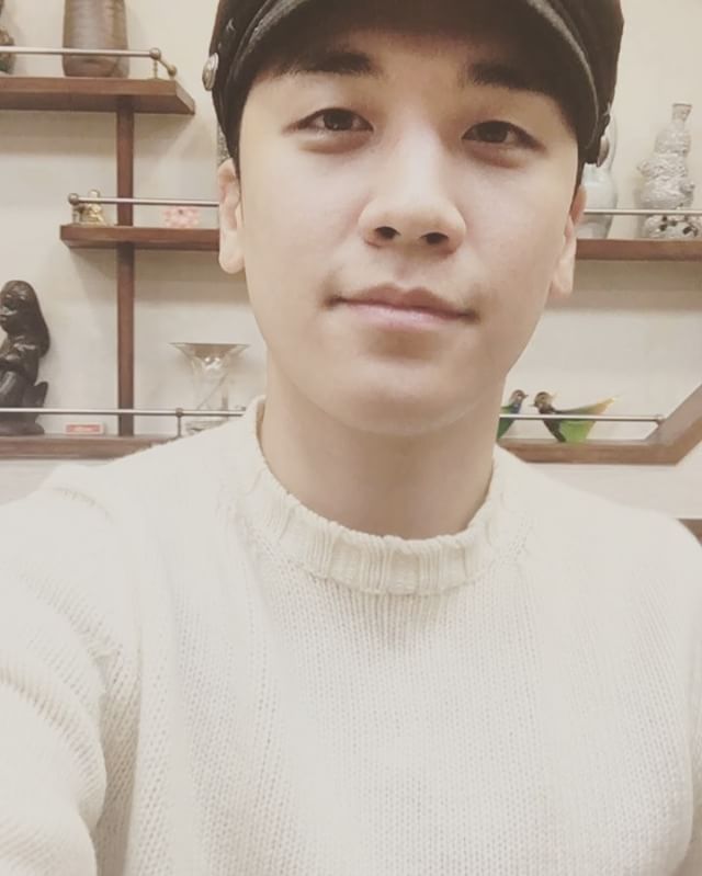 Seungri Instagram Nov 24, 2016 11:08pm 大阪オスン特番 #オモロイコメント大 会第2弾 1。 @naminoribaby 2。 @yo_honda 3。 @souichi.fujimori.1 一番良かったと思う人をコメントにのこしてください！승리의 오사카 스페셜 