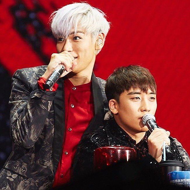 Seungri Instagram Nov 18, 2016 4:17pm 福岡！！！アユレディー！！！？？