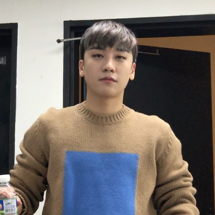TOP Instagram Dec 12, 2016 3:01pm happy birthday 👁👁
congrats.