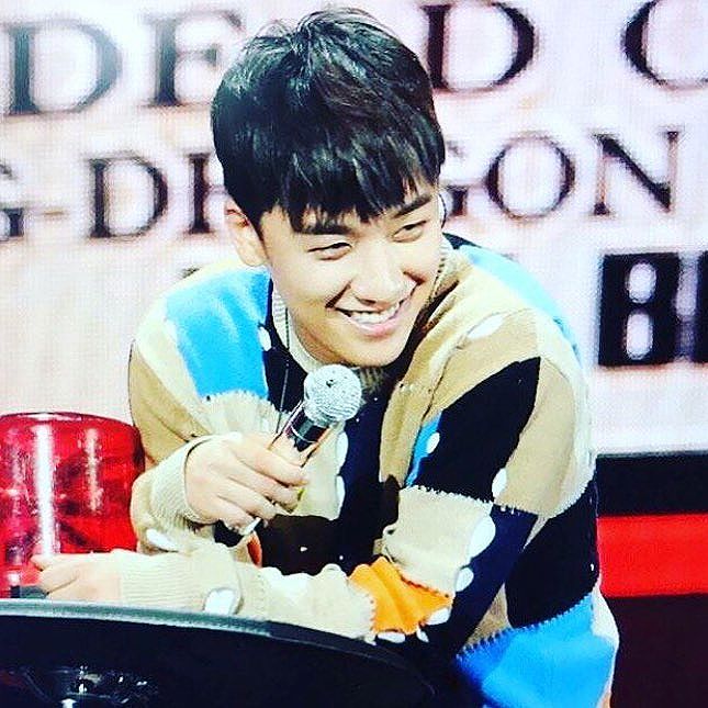 Seungri Instagram Dec 8, 2016 2:51pm 明日からまた福岡だぞ！！よろスン！！