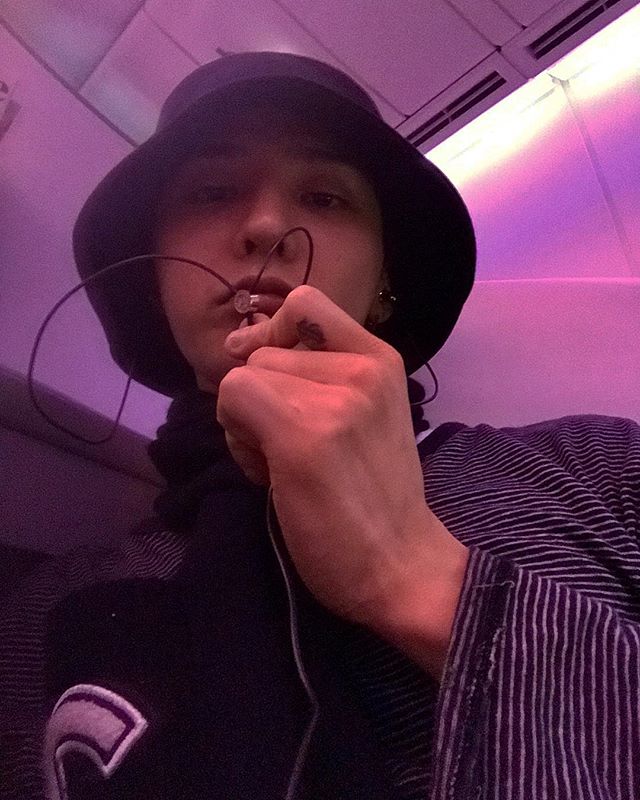 G-Dragon Instagram Aug 13, 2017 9:22pm Hi Stranger #Auckland
