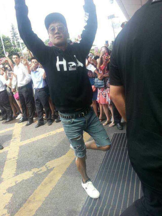 more_BIGBANG_departure_Chongqing_2015-08-31_1.jpg