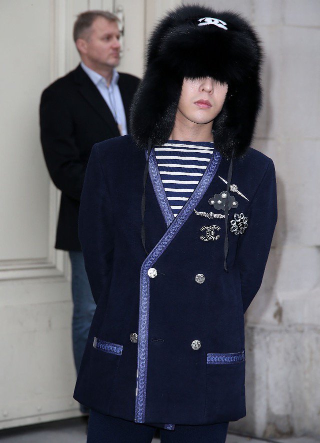 G-Dragon Chanel Haute Coutoure At Grand Palais Paris 2016-01-26 Press (3)