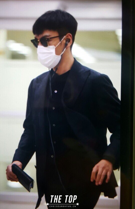 TOP Arrival Seoul Gimpo 2016-02-25 (5)