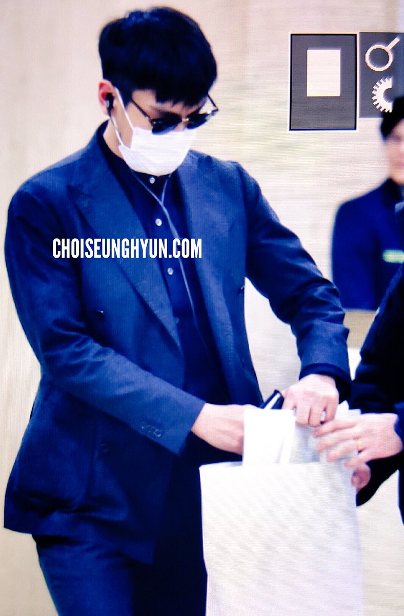 TOP Arrival Seoul Gimpo 2016-02-25 (3)