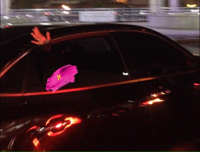 G-Dragon Arrival Seoul Gimpo 2016-02-25 (6)