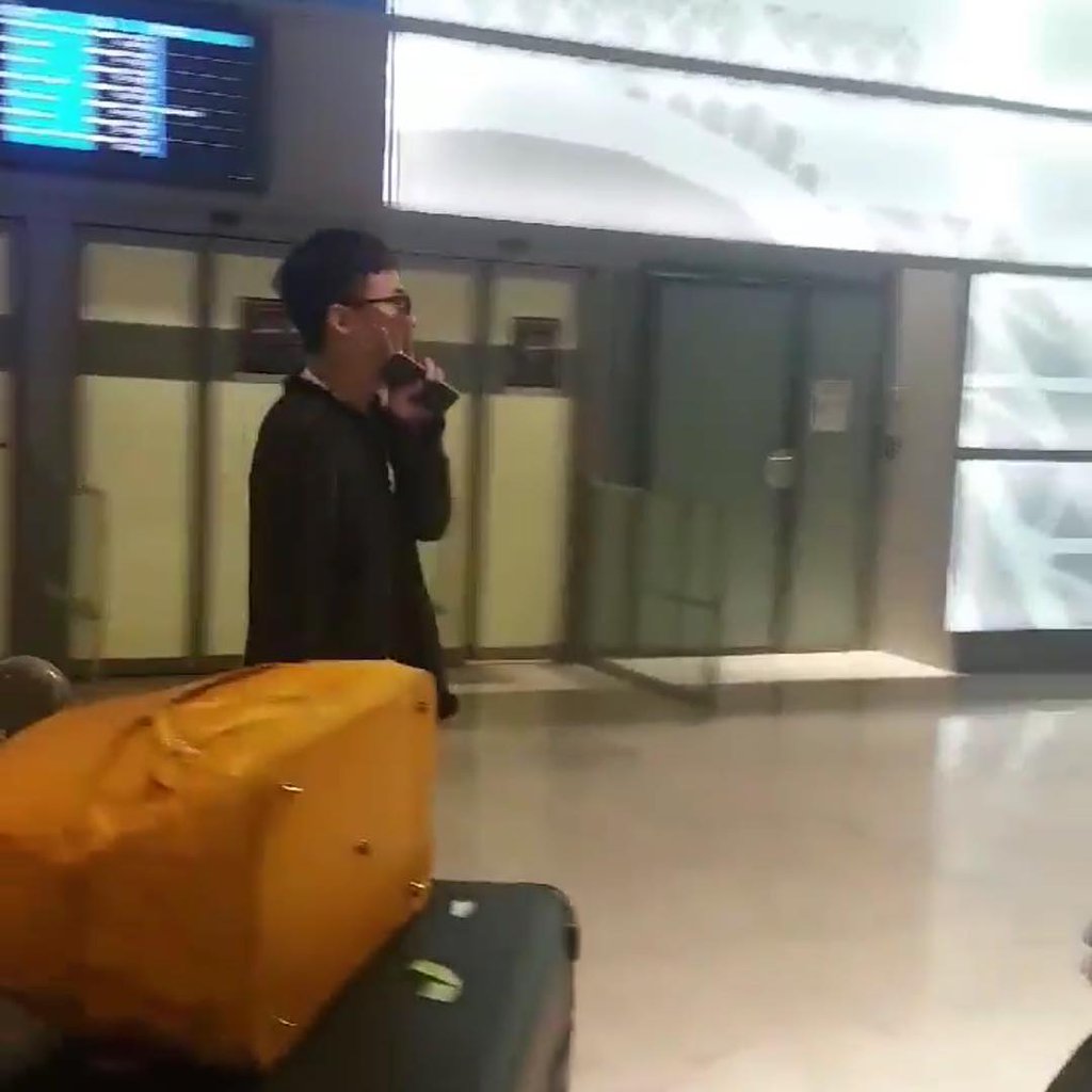 G-Dragon Arrival Paris 2016-03-08 (1) By Wxoxo666
