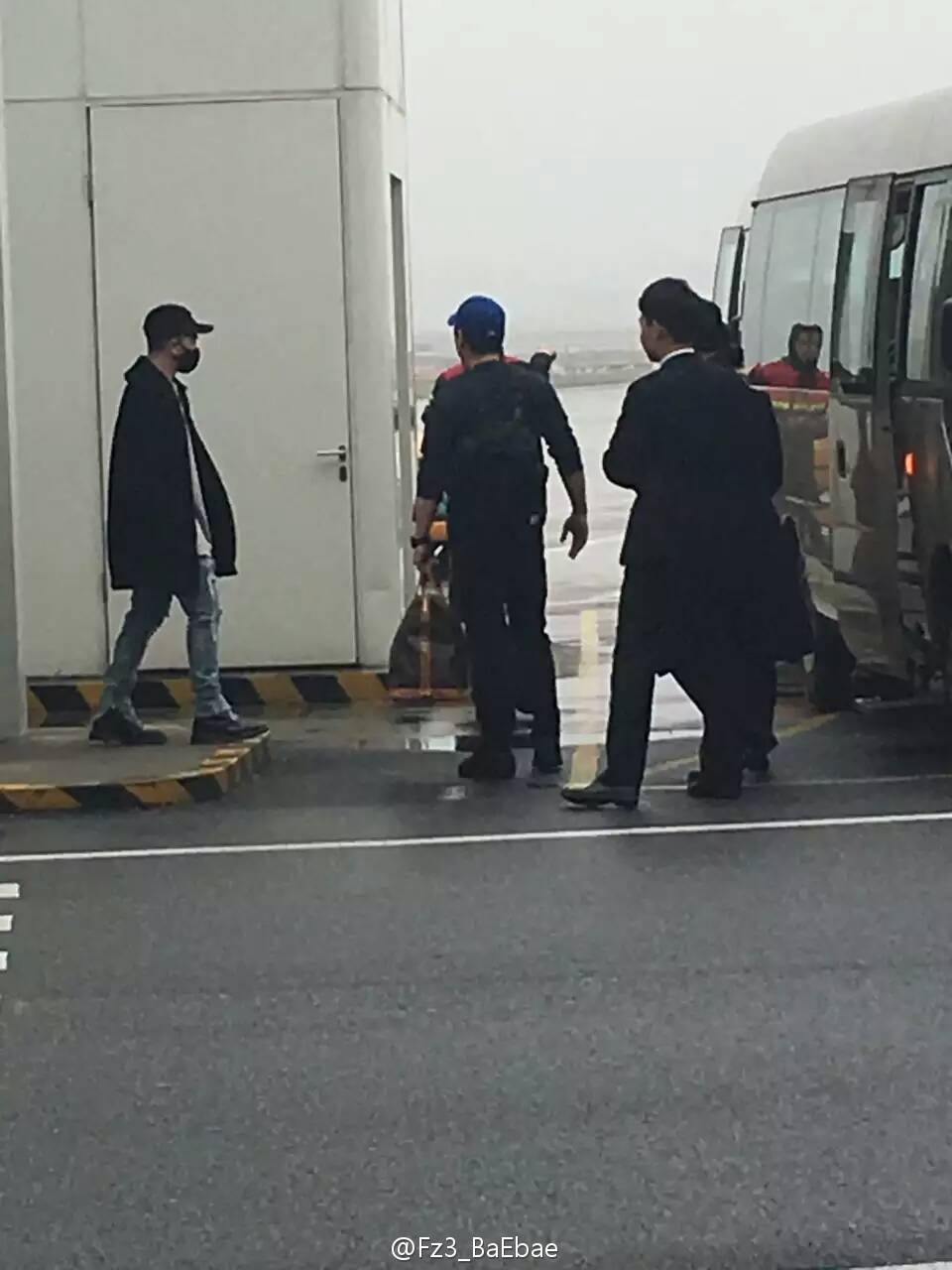 BIGBANG Airport Shenzhen Arrival 2016-03-13 (3)
