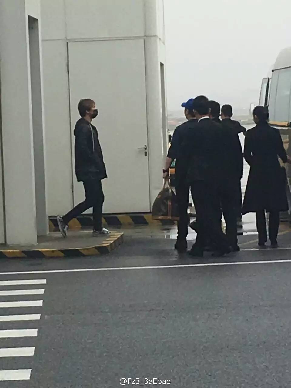 BIGBANG Airport Shenzhen Arrival 2016-03-13 (4)