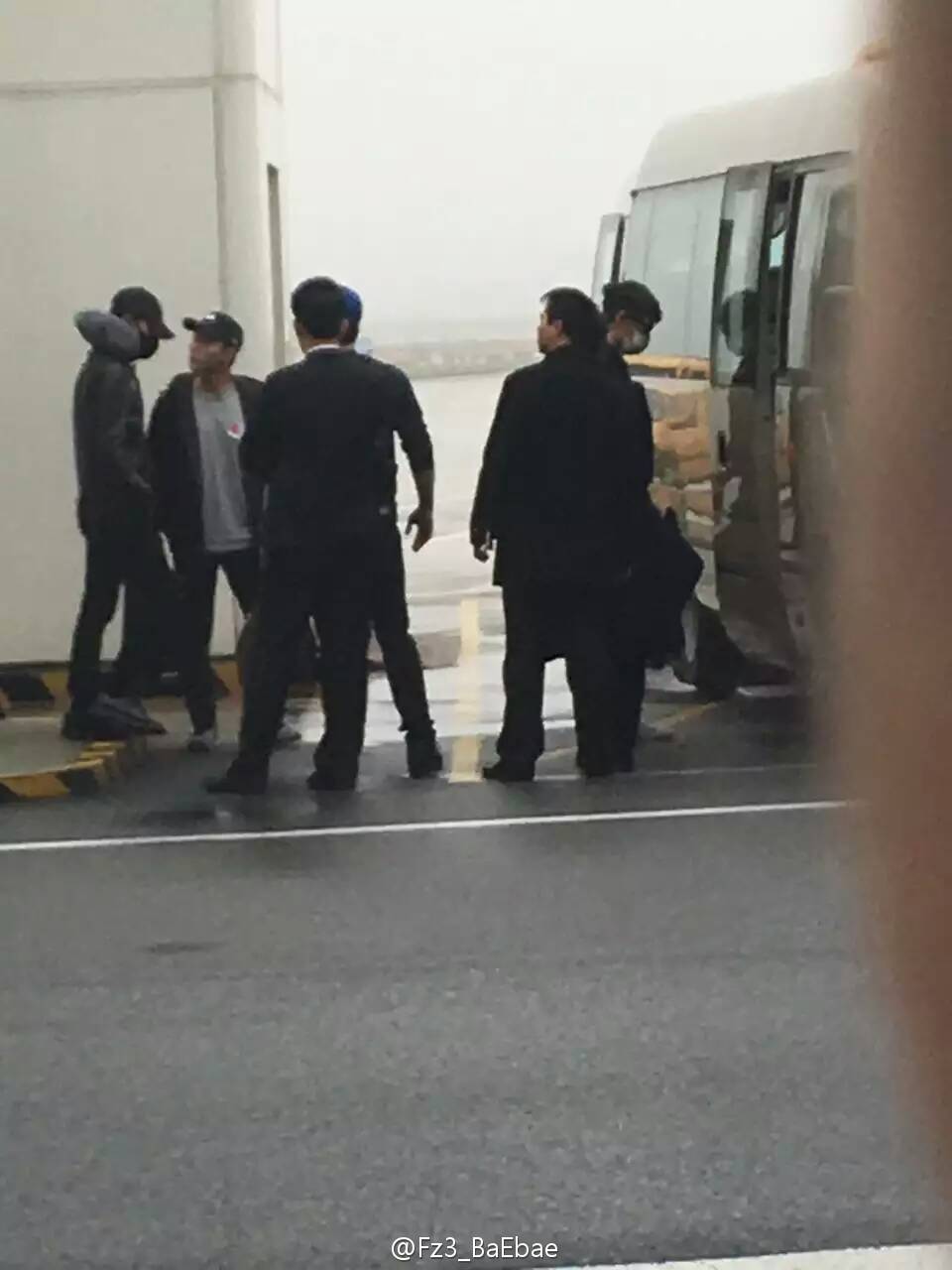 BIGBANG Airport Shenzhen Arrival 2016-03-13 (1)