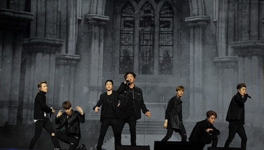 iKON performance