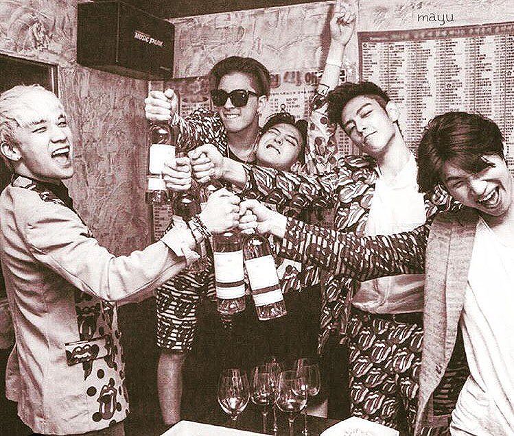 Seungri Instagram Aug 19, 2016 @ 00:58 10주년.. 축하해요 ^^  これからも よろしくね #0to10