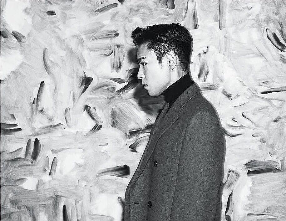 TOP Instagram Aug 14, 2016 @ 16:32 Curated by T.O.P

#TTTOP @Sothebys
Korean master #LeeUfan