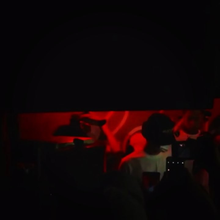 G-Dragon Instagram Aug 23, 2016 @ 04:04 Me and M.I.A A.I.M 4 Yo #TEMPLE☯
Shoutout to man @baauer , @kingmck last night