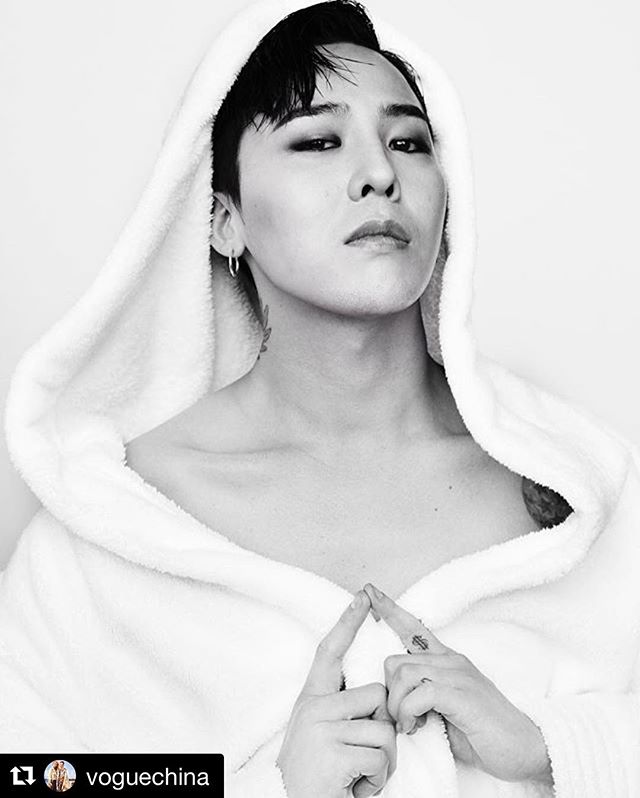 G-Dragon Instagram Aug 18, 2016 @ 17:39 Thank y'all
#Repost @voguechina
#HBD to the Asian #KPOP #Fashion icon #GDragon . Photographed on the set of #VogueMe August's cover shooting, by #MarioTestino for #TowelSeries. @vogueme @mariotestino @xxxibgdrgn 
#HappyBirthday 他是KPOP巨星，时尚偶像，舞台上的 #RapMonster，舞台下的腼腆大男孩。他是 #权志龙，祝我们的 #狮子座 #男神 #生日快乐。图片来自Mario Testino的Towel Series，与《Vogue Me》八月刊封面一同拍摄。 #GD #GDBDAY