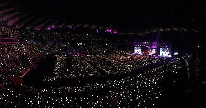 Taeyang Instagram Aug 21, 2016 @ 00:56 Tonight was.. There are no words that can explain.... Thanks for standing by our side for 10 years through the ups and the downs Love u..  사랑해요..!