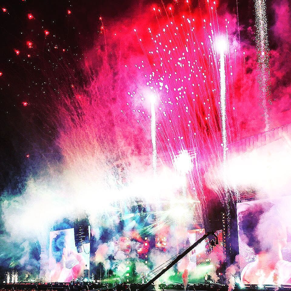 G-Dragon Instagram Aug 21, 2016 @ 12:05 저희빅뱅10주년기념콘서트에와주신모든분들.
감사드리고사랑합니다