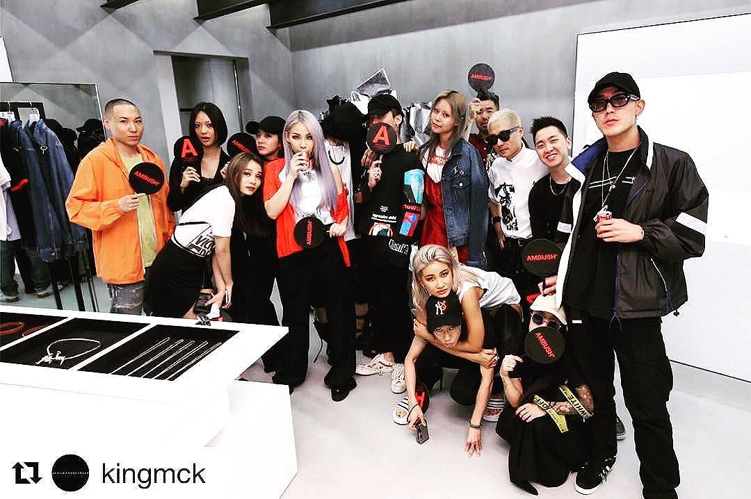 G-Dragon Instagram Sep 01, 2016 @ 19:26 Congrats on the store opening!!
LOVE FAM @yoon_ambush , @verbal_ambush
@kingmck with @repostapp
・・・
+82 x AMBUSH