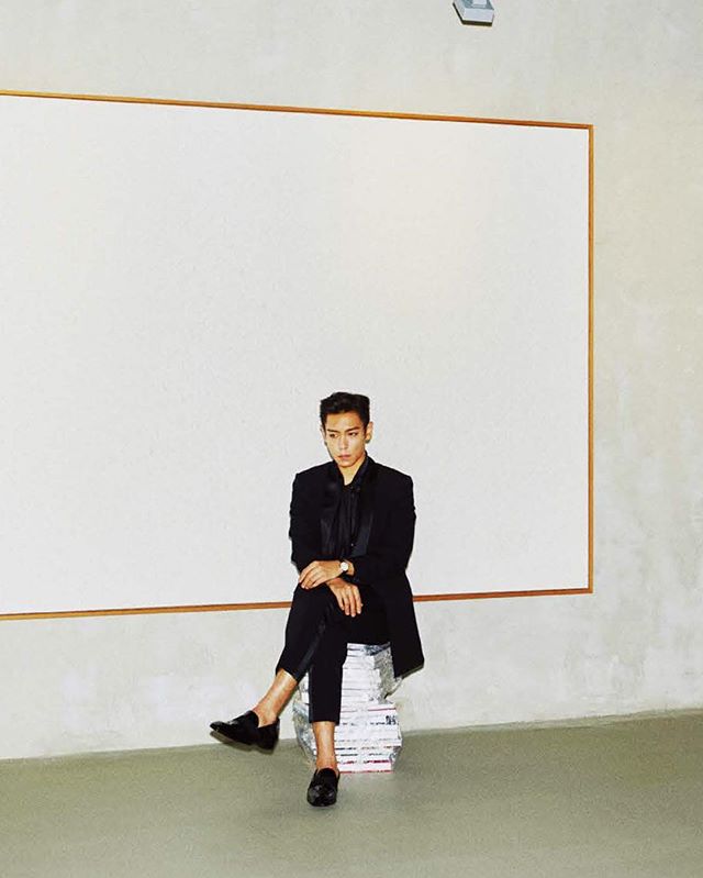 TOP Instagram Sep 17, 2016 5:52pm Curated by T.O.P
#TTTOP @Sothebys
#ChungSangHwa, 1997
