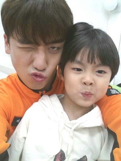 fyeahseungri: Unseen Pics of Teddy Seo and Jimno via DCVI