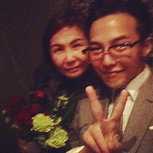 GD Instagram update 20150508: #어버이날  효도합시다 —- @ShrimpLJY:...