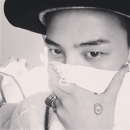GDs Instagram update flying back to Seoul. 20140527.