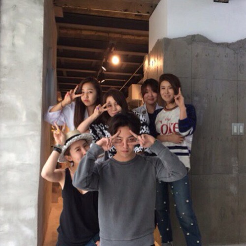 Jessica Jungs Instagram update 20140609: 쿨 #raremarket #레어마켓