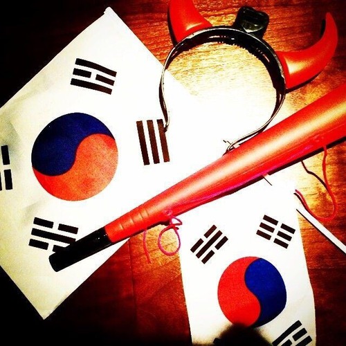 GD instagram update 20140622: 🇰🇷 #월드컵 대한민국 짝짝짝짝짝 🎉 #무도...
