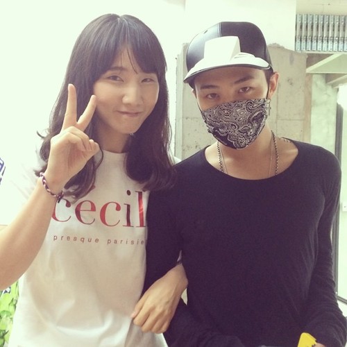 140712 G-Dragon at Rare Market ???...