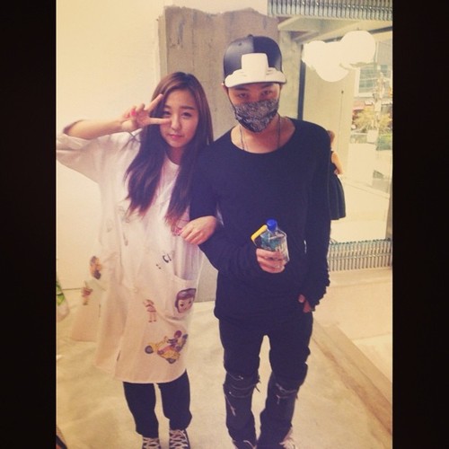 140712 G-Dragon at Rare Market ???...