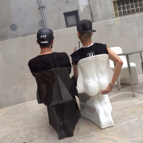 140712 G-Dragon at Rare Market ???...